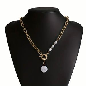 Vintage Style Pearl Necklace